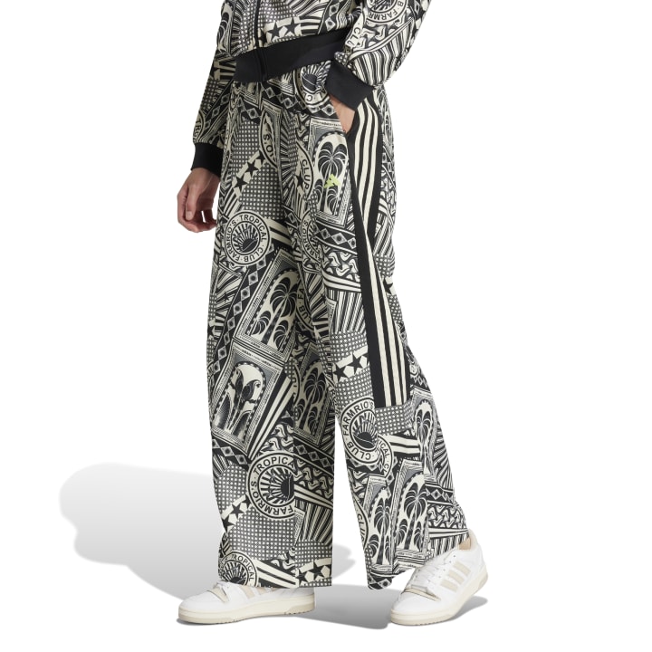 adidas x FARM Tiro Track Pants Γυναικείο Παντελόνι Φόρμας Καμπάνα Ασπρό / Μαύρο