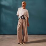adidas Essentials 3-Stripes Lifestyle Woven Parachute Pants Γυναικείο Παντελόνι Μπεζ